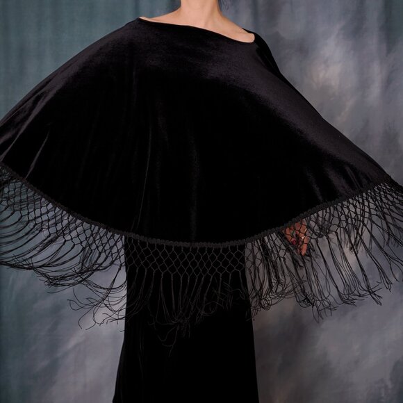 Vintage 70's Black Velvet Cape With Long Fringe - Picture 4 of 6